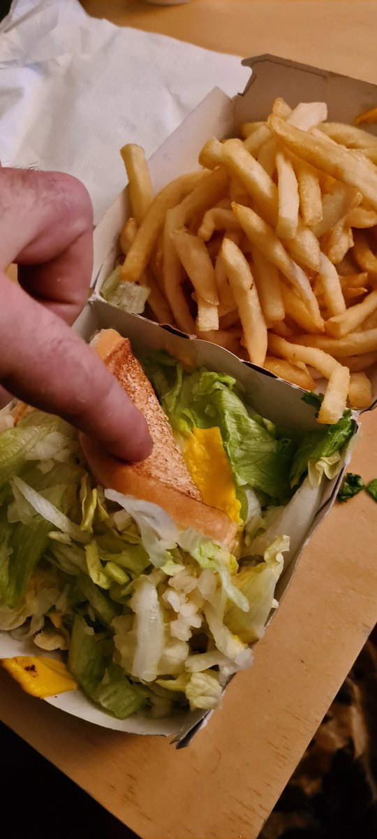 Richjmac85's tweet photo. @McDonalds wouldn't mind some burgers in my double big mac next time please....just got home to find this thing in a box....fuming!!!🤬🤬🤬🤬 https://t.co/DBTUEdDB1X