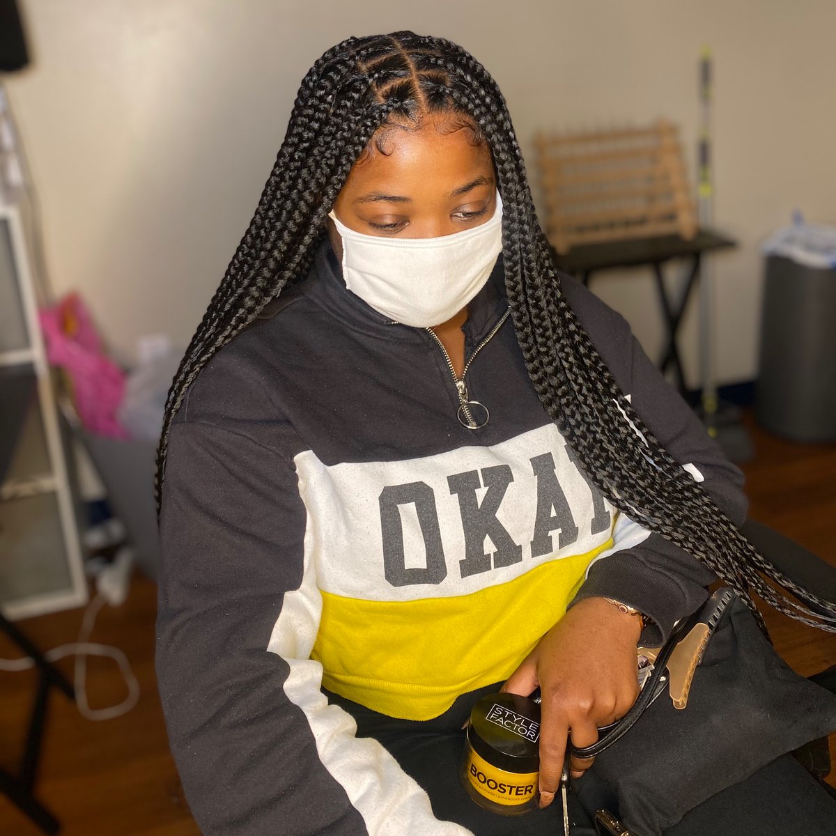 _petalll's tweet photo. Knotless braids by me 💕 https://t.co/w3NqC50P90
