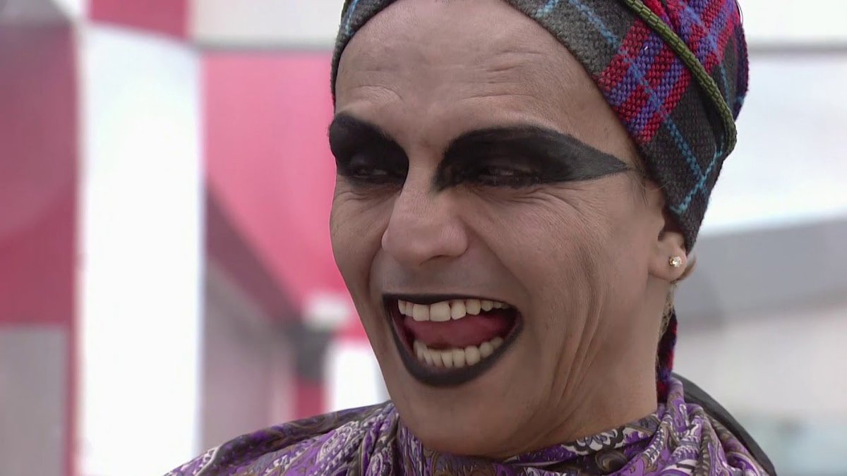 nakhrehiza's tweet photo. Bring the legend back please 

I KNOW Y’ALL CAN HEAR THE SECOND PICTURE. 

TIME OUT 🤣🤣 @Imam_A_Siddique https://t.co/70XoehqJCG