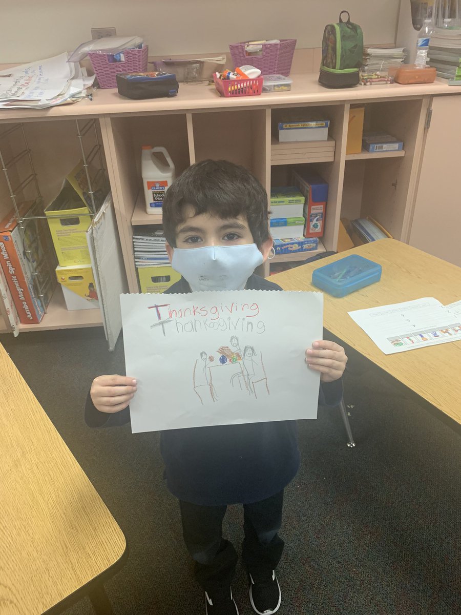 nem_kay's tweet photo. Kindergarten is Thankful for their families this year. #familyisimportant  #turkeyhands  @ClarkPrimary @SpringISD https://t.co/NbQ3oC5F0H