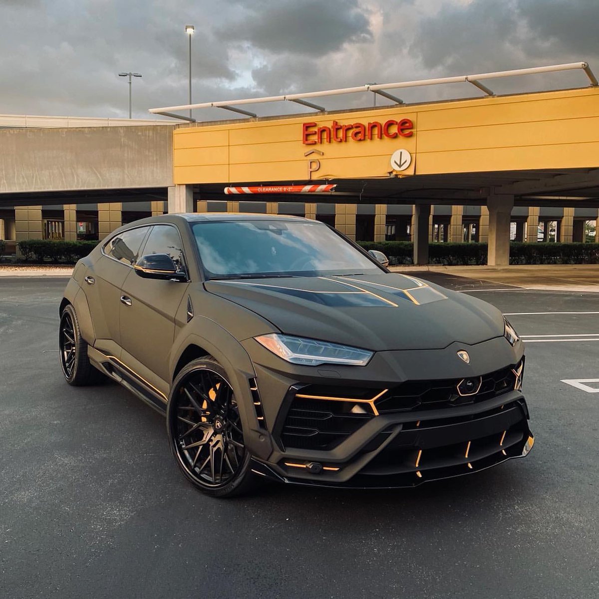 motorforms's tweet photo. Lamborghini Urus 🐍 https://t.co/4LPdSgqnS5