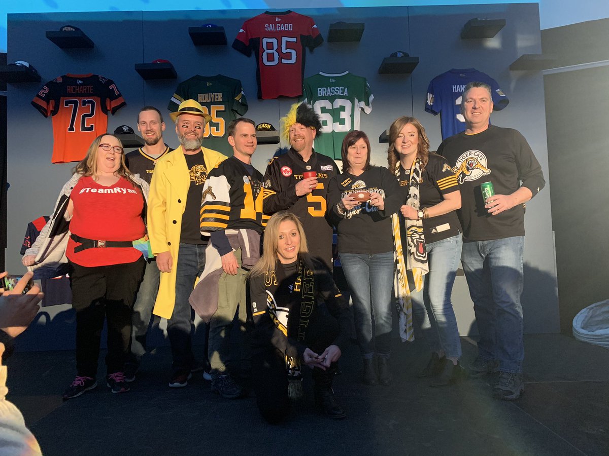 wally_walker's tweet photo. Friday night at last year’s #GreyCup was my 1st #GCmeetup. it was a BLAST! a big thank you to a couple of people that helped me get me in there. you know who you are. 🙂 looking forward to next year’s meet up at #GreyCup2021 in #HamOnt. #TiCats #CFL https://t.co/oTr1EypkBO