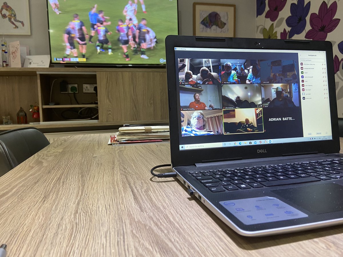 QuinssaRugby's tweet photo. Quins 3 Chiefs 0 - watching with fellow Quinssa Members #COYQ #cheeringtogether ๐๐๐ป https://t.co/SRBMna2yYp