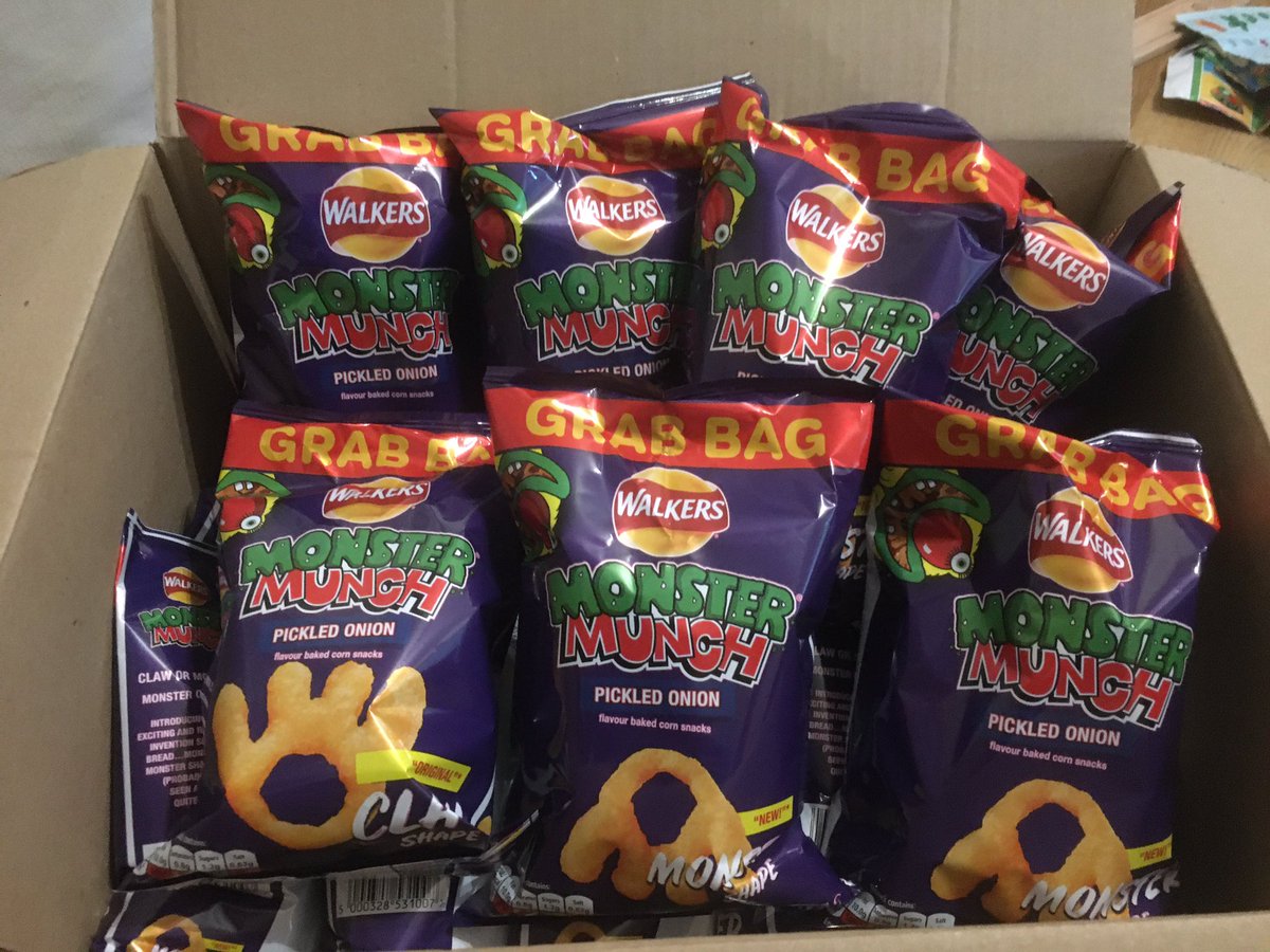SaraPedersen3's tweet image. End of what’s felt like v long wk but 8 farm visits done, &amp;gt;1,200 cows mobility scored &amp;amp; some PhD piloting too. Nice surprise to come home to box of #MonsterMunch frm @walkers_crisps #thankyou Maybe I’ll start tweeting about Monsters &amp;amp; not cows from now on if this is what happens!