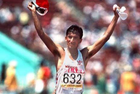 COM_Mexico's tweet photo. La #FamiliaOlímpica mexicana lamenta el deceso de @ErnestoCantoG, Miembro del Comité Ejecutivo del COM y un ícono de la marcha mundial; ganó todo y se consagró con el oro obtenido en los 20 km de los JO Los Ángeles 84.
Le deseamos a sus seres queridos pronta resignación. QEPD https://t.co/0NuyGMw5Gy
