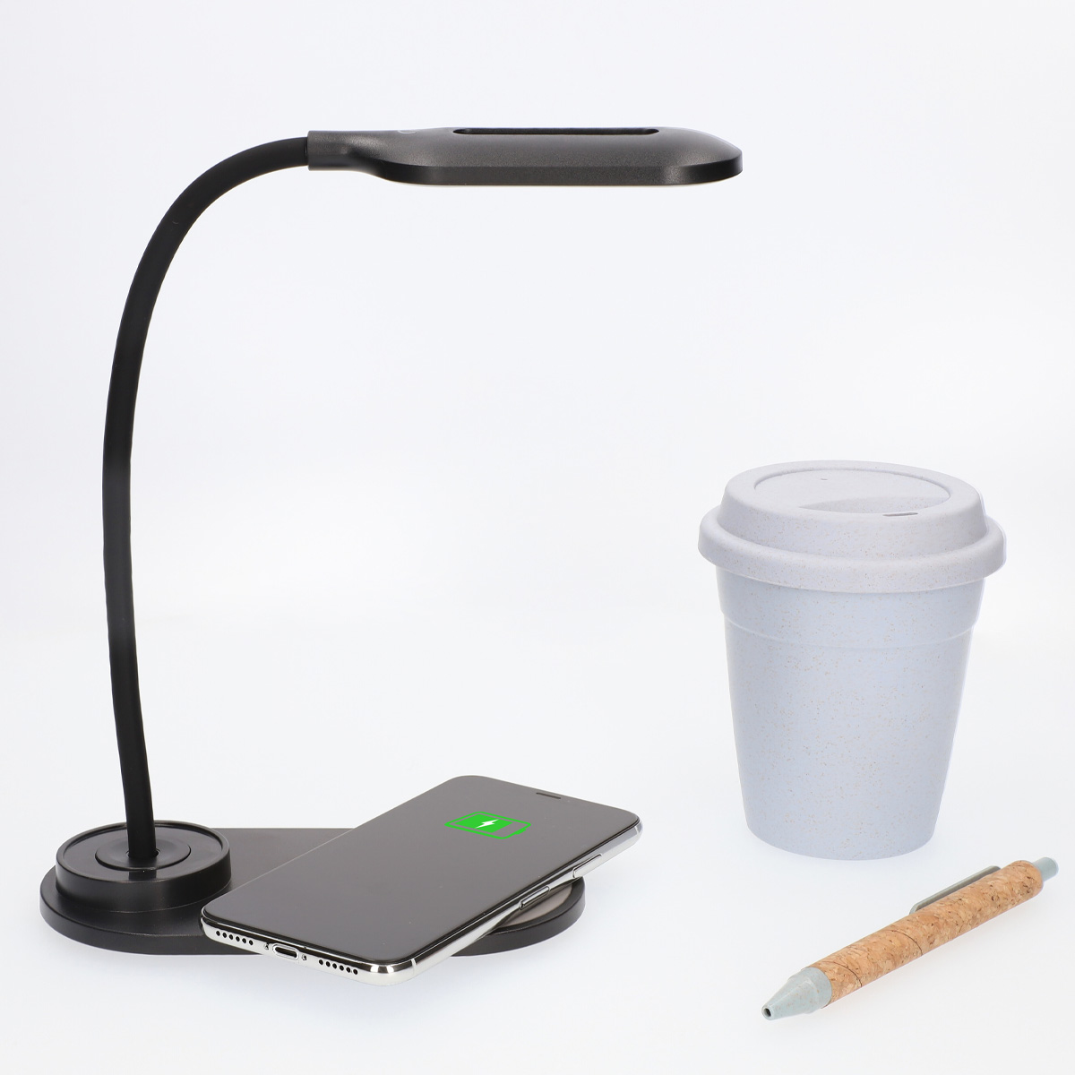 KSixMobile's tweet photo. Para leer por la noche y para tu “Home office”, mientras cargas el móvil, sin cables. Energy Lamp es todo energía.

🛒👉Encuéntralo haciendo clic en la imagen  o por el siguiente enlace

🔆🔆
#lampara  #lamparita  #lamparilla  #cargadorinalámbrico https://t.co/yqKLu76jn4