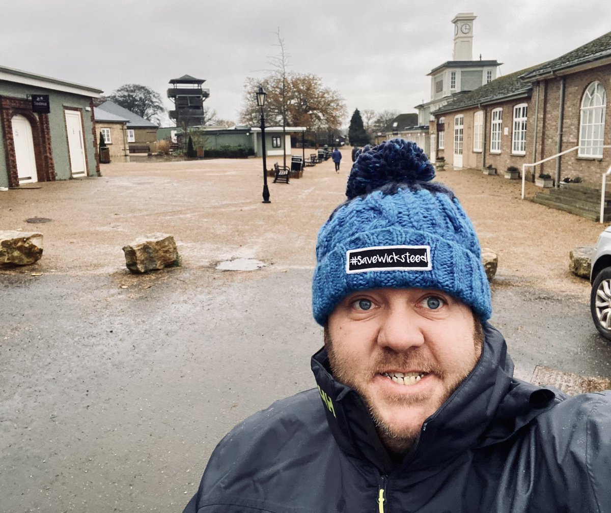 The_BigBopper's tweet photo. Spending some time at @WicksteedPav .... loving life,but missing the bopping #supportwicksteed https://t.co/IMjFaE3RWV