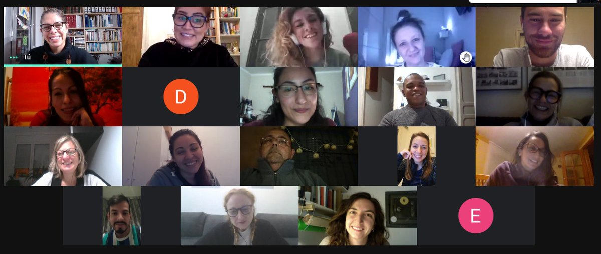 juanitaacevedo's tweet photo. Cuando hay #interes #ganasdeaprender y #actitudyacción 🍀TODO es posible y ustedes son un gran ejemplo de ello promoción 54 de #communitymanagement de @fomentformacio 😉 Empiezo a ver grandes #kanvyos 💪Gracias por todo y por tanto!!! 🙏 https://t.co/RXC9eDJJJg