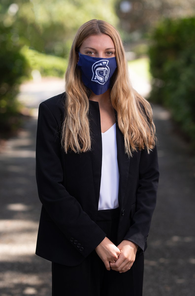UWF's tweet photo. "I wear a face covering to help protect my friends and family and do my part in containing the spread." —Lisa Cottage-Ramnick '21
#ShieldUpArgos | #UWFStreetTeam https://t.co/lBbHUvcce2
