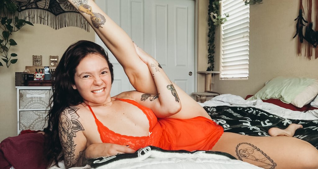 sydneybOF's tweet photo. Today I did yoga, mediated, &amp; then recorded a solo orgasm video with my vibrator for my onlyfans 🥀

I’ve been feeling so light lately, cum see me glow ✨

why haven’t you subbed? 

🌙 https://t.co/OT3UWq0jHo 🌙

Follow my snapchat for more sneak peaks &amp; deals @ sydababee 🍷 https://t.co/OJuuKC3TzM