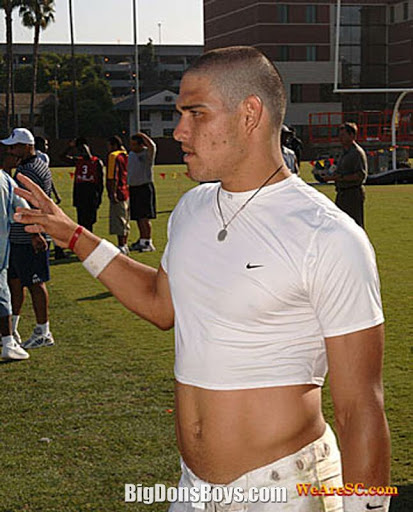RadRightOn's tweet photo. @JOEL9ONE @Mark_Sanchez @Ky1eLong SC alum '03 here. Love squanch, but this look... 😂🤣😂 https://t.co/QfpN4rRUD7