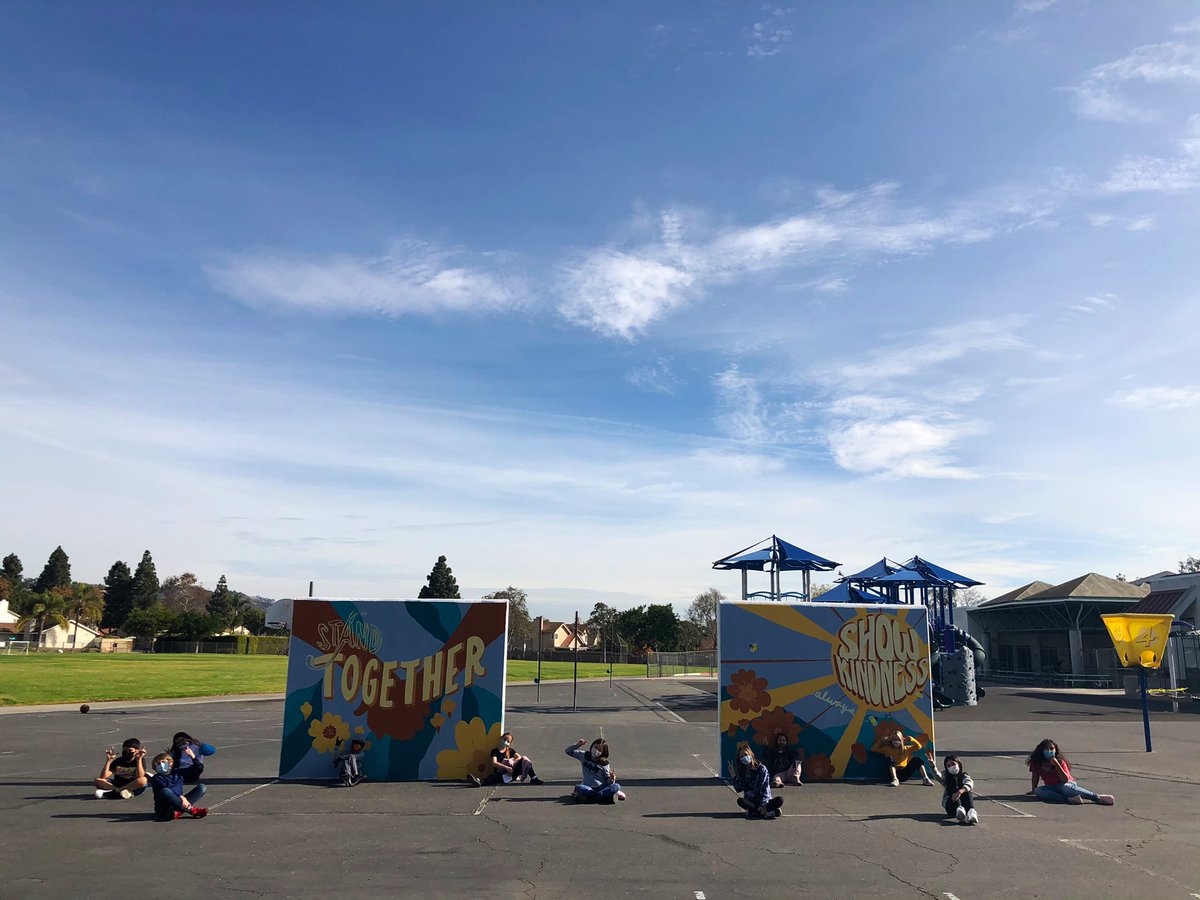 ms_smithTL's tweet photo. C3 students are wishing you all a restful, fun and safe break! “We’re smiling BIG under our masks”!😄@TLSHawks @PVSDCamarillo #PVproud https://t.co/ajmDRc0b8z