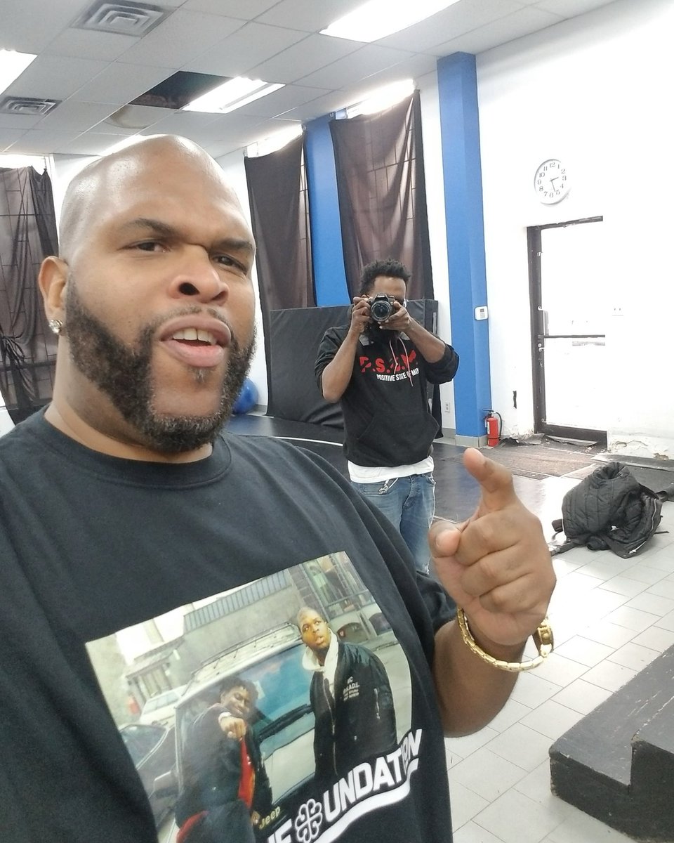 DruOnyx's tweet photo. Doing a photoshoot rocking some R-Kade /Def.Threat inspired gear designed by @p.s.o.m clothing. #R_Kade #defthreat #ziplocks #montrealhiphop #hiphop #druonyx #prowrestling #psom #torturechamberprowrestlingdojo https://t.co/WZg7tyLK51