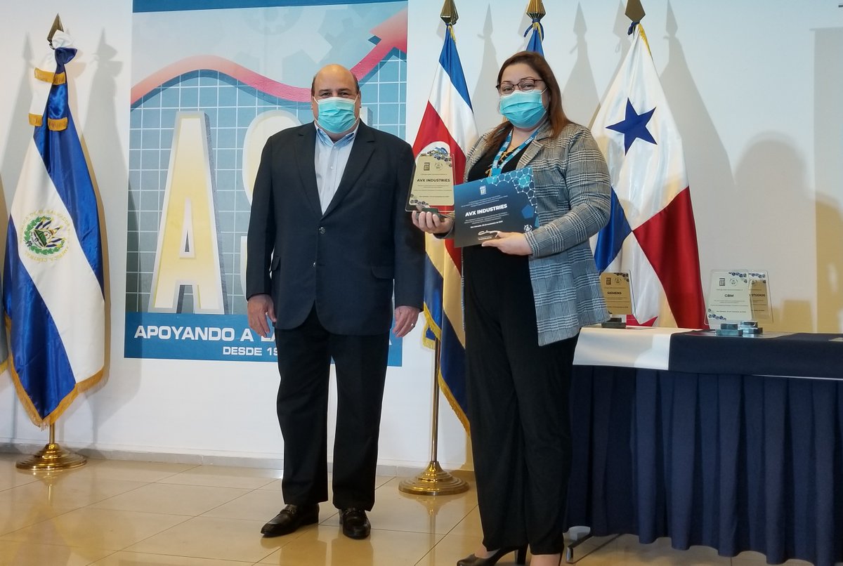 asielsalvador's tweet photo. En el marco de #ASIInnovationWeek2020 entregamos un reconocimiento a nuestra empresa socia #AVXIndustries por destacar en el sector tecnológico, apoyando la transformación y dess. de la Industria salvadoreña. Recibe la gerente de control de calidad de la empresa, Gloria de Guerra https://t.co/53KuqoZQae