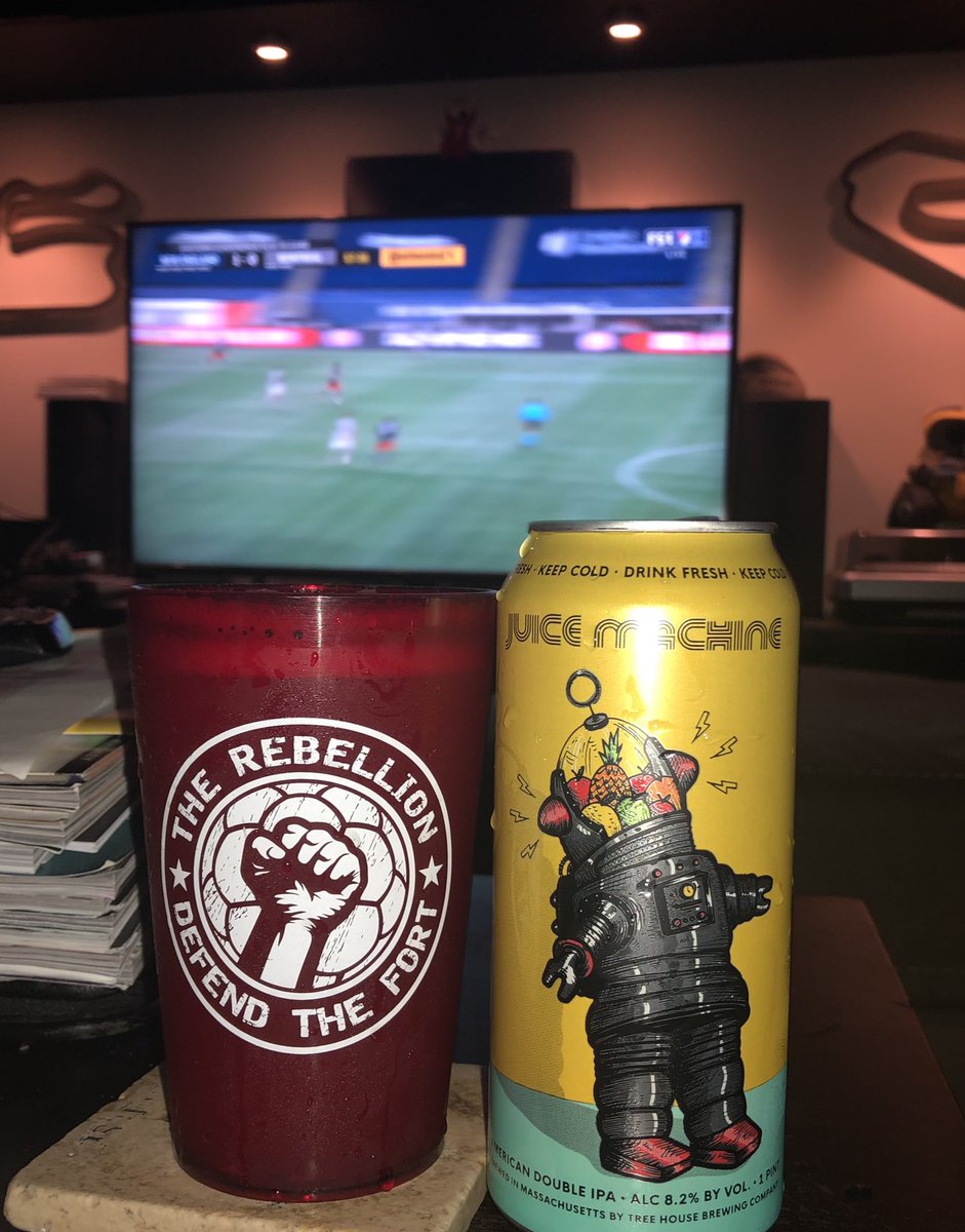 MarkDeuce's tweet image. I know I am, I’m sure I am... #NETID #nerevs #mlsplayoffs  @NErebellion @TreeHouseBrewCo