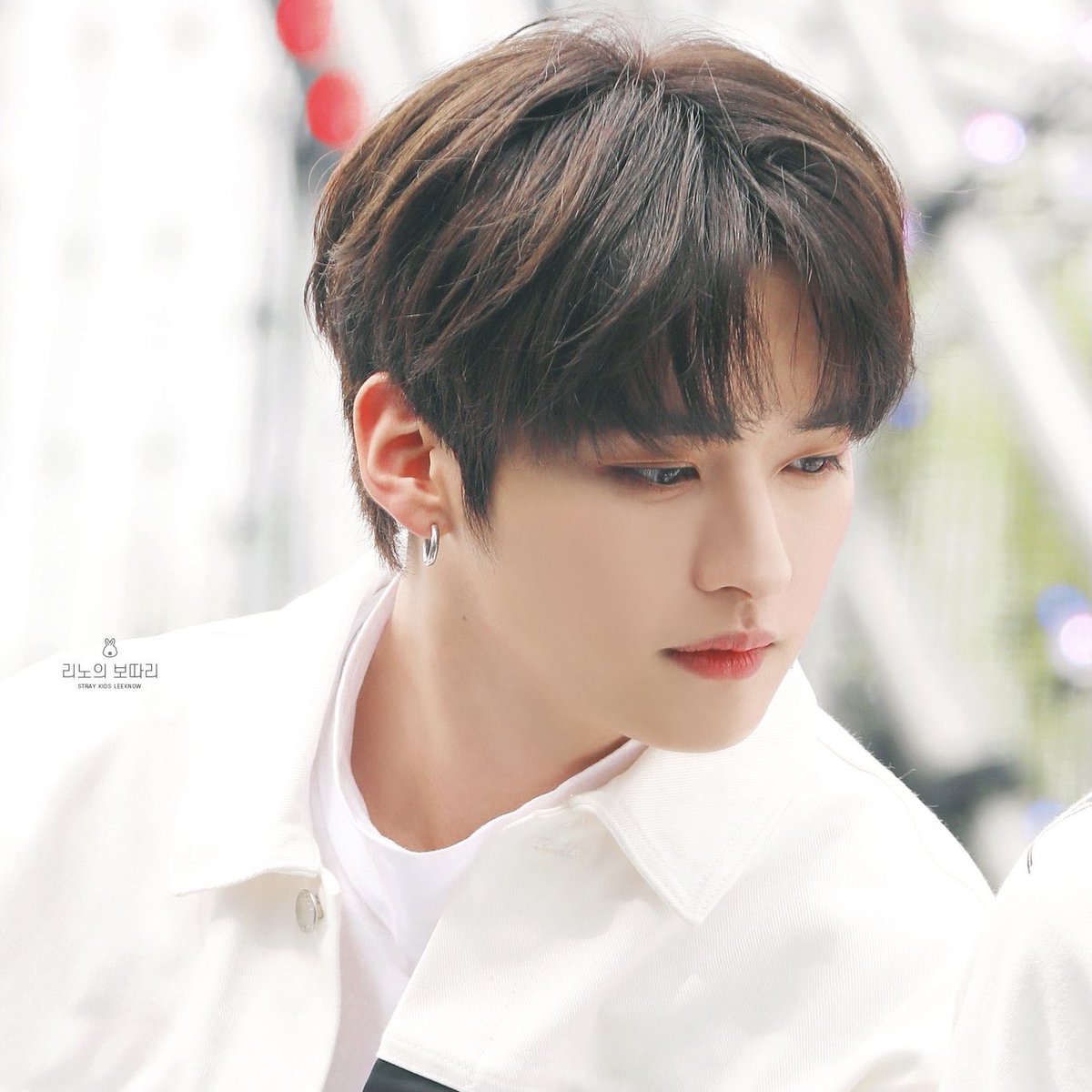 he’s not even looking at the camera yet he still looks pretty