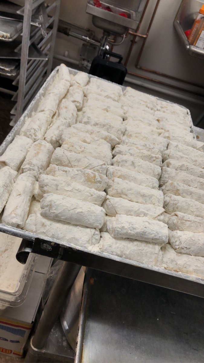 tinytaypt3's tweet photo. My dad opened a Egg Roll restaurant on 130 E. 79th St. Chicago IL, y’all ever in the mood for egg rolls and just to stop in and support please come by. https://t.co/KqqZxdBrdt