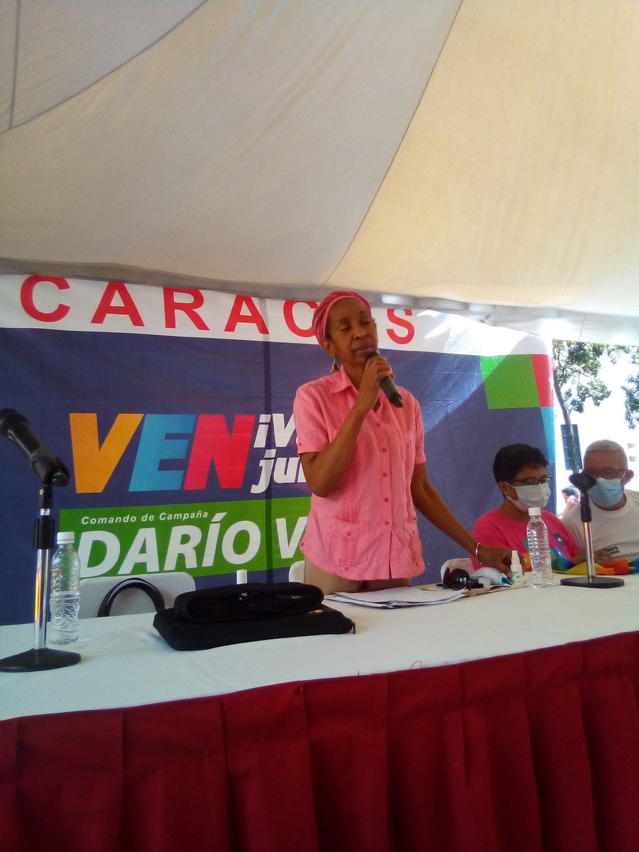 Hoy en debate sobre la propuesta de Ley para Protección de las Familias, desde el Comando de Campaña Darío Vivas. #VenVamosJuntos. @venvamosjuntas <a href="/jorgerpsuv/">Jorge Rodríguez</a> <a href="/dcabellor/">Diosdado Cabello R</a> <a href="/gladysrequena/">Gladys Requena</a>