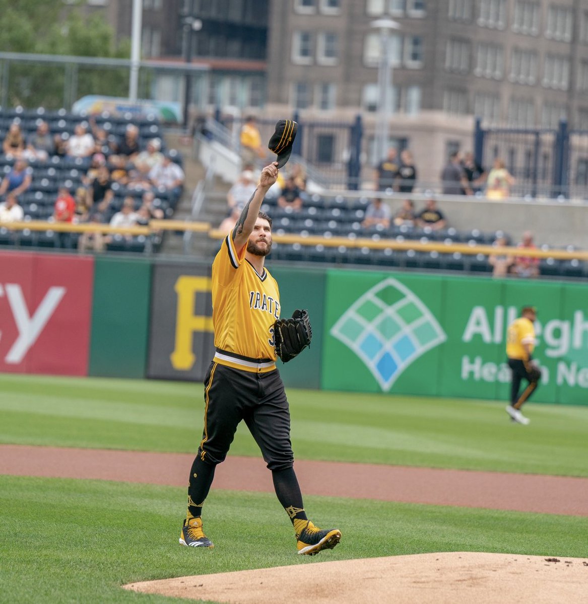 To  @Pirates fans everywhere: it has been an honor. I never took for granted putting on the black and gold and representing the city of Pittsburgh across my chest. Thank you for welcoming my family and I. Peace and love 
