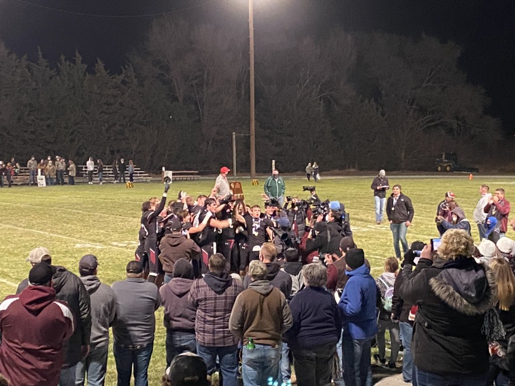 FB Championship: EAGLES ARE THE CHAMPIONS!!!!   Congratulations gentlemen!!   #gogetem. #yougotit