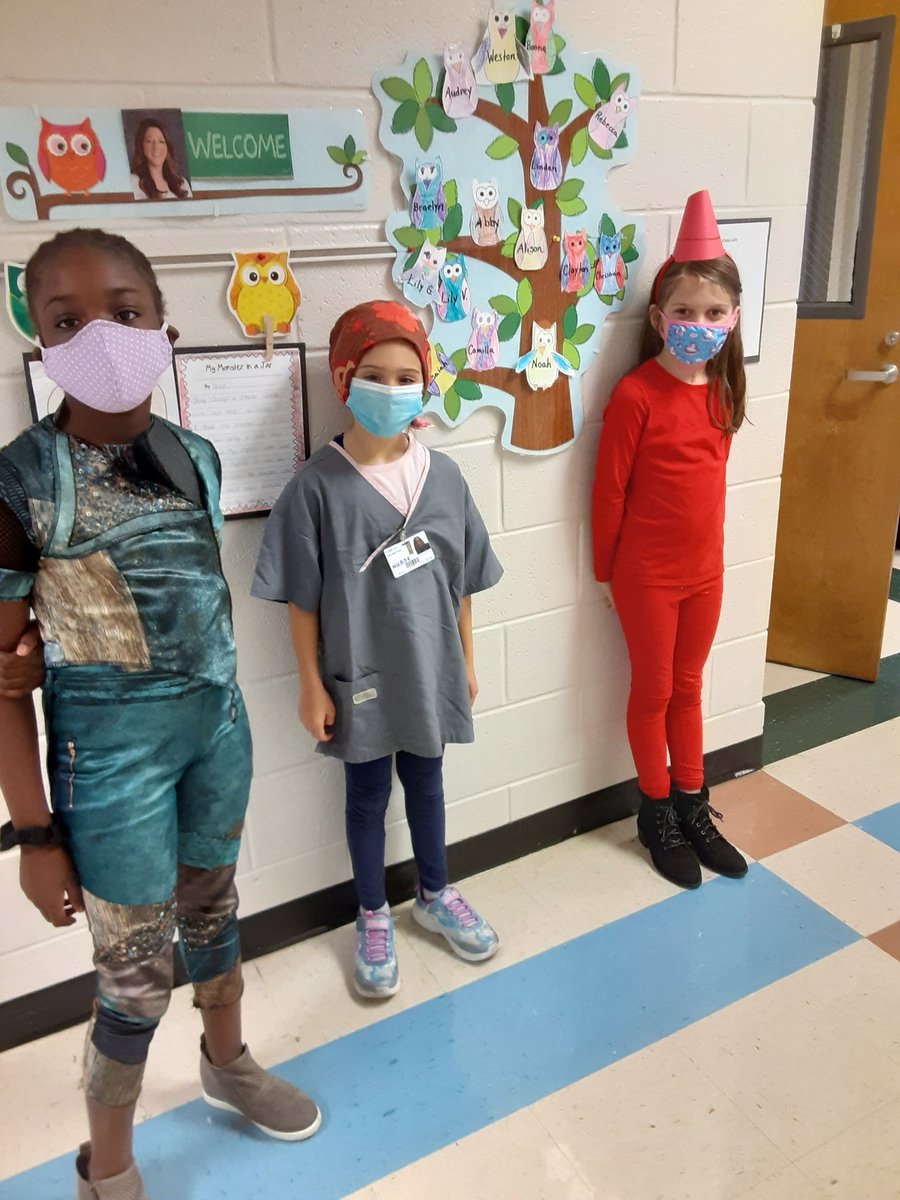 SproatMrs's tweet photo. I'm thankful that I get to spend my days with these kids. What a fun Book Character Day at PMES! https://t.co/dh5f5cDMhO