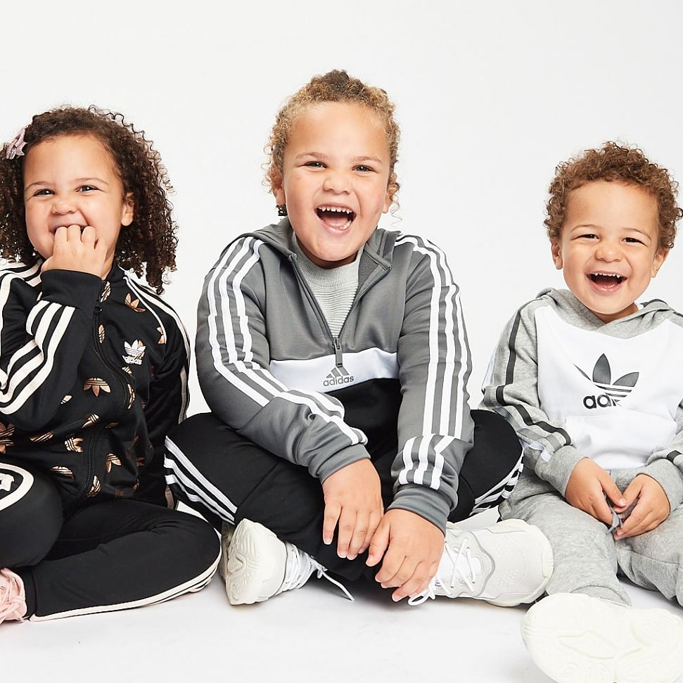 3TimesABaby's tweet photo. Wonder who made them laugh like this !? 👀
My beautiful little munchkins, my heart could burst ❤️🥰
#MiniMalones #SiblingGoals #Family #Love #MyWorld 🌎 https://t.co/iYrilliFr0