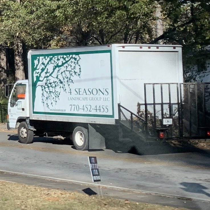 bigwes's tweet photo. You know I lol’d when I drove past this. #notthehotel #notphilly https://t.co/LKziyffV8M