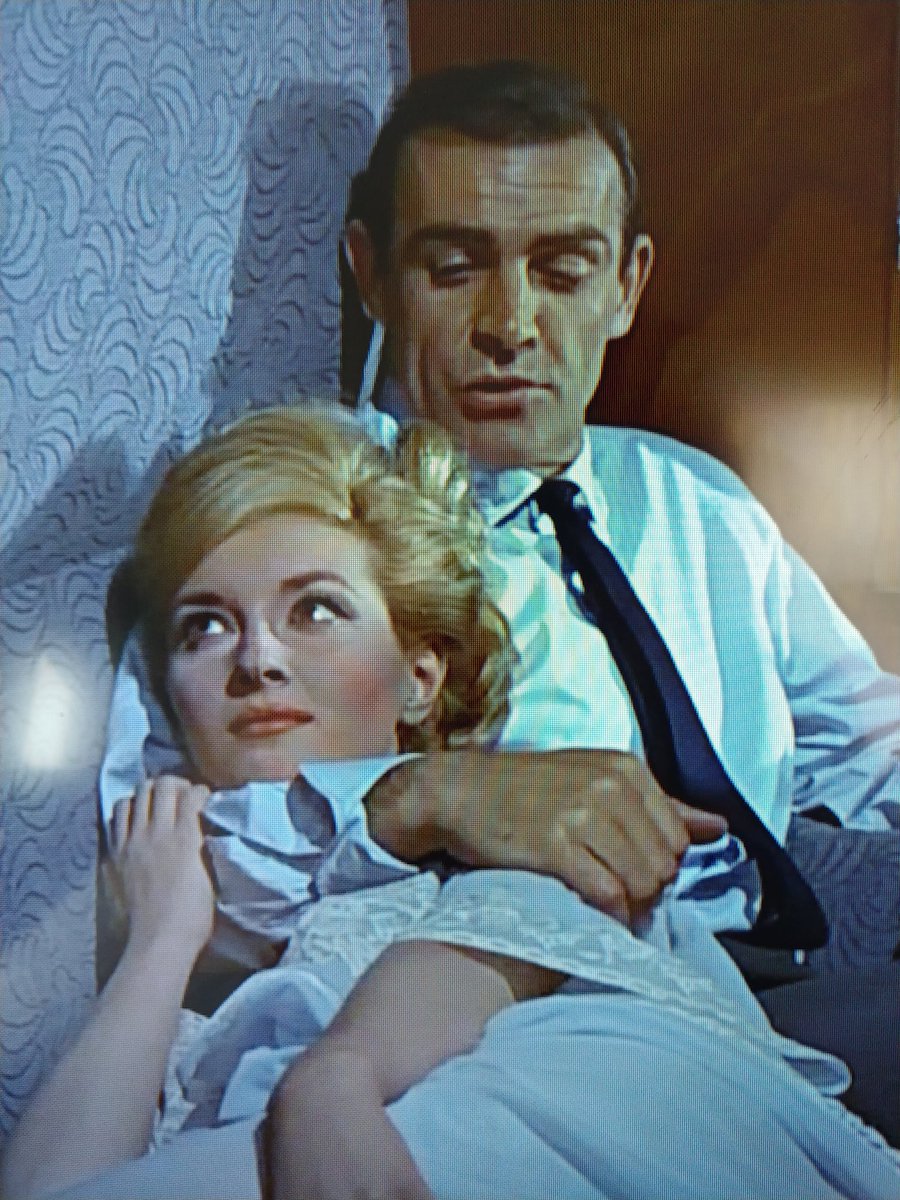WinoJimbow's tweet photo. Atta boy James!
#007forever
#JamesBond https://t.co/MdXHfN2XjJ