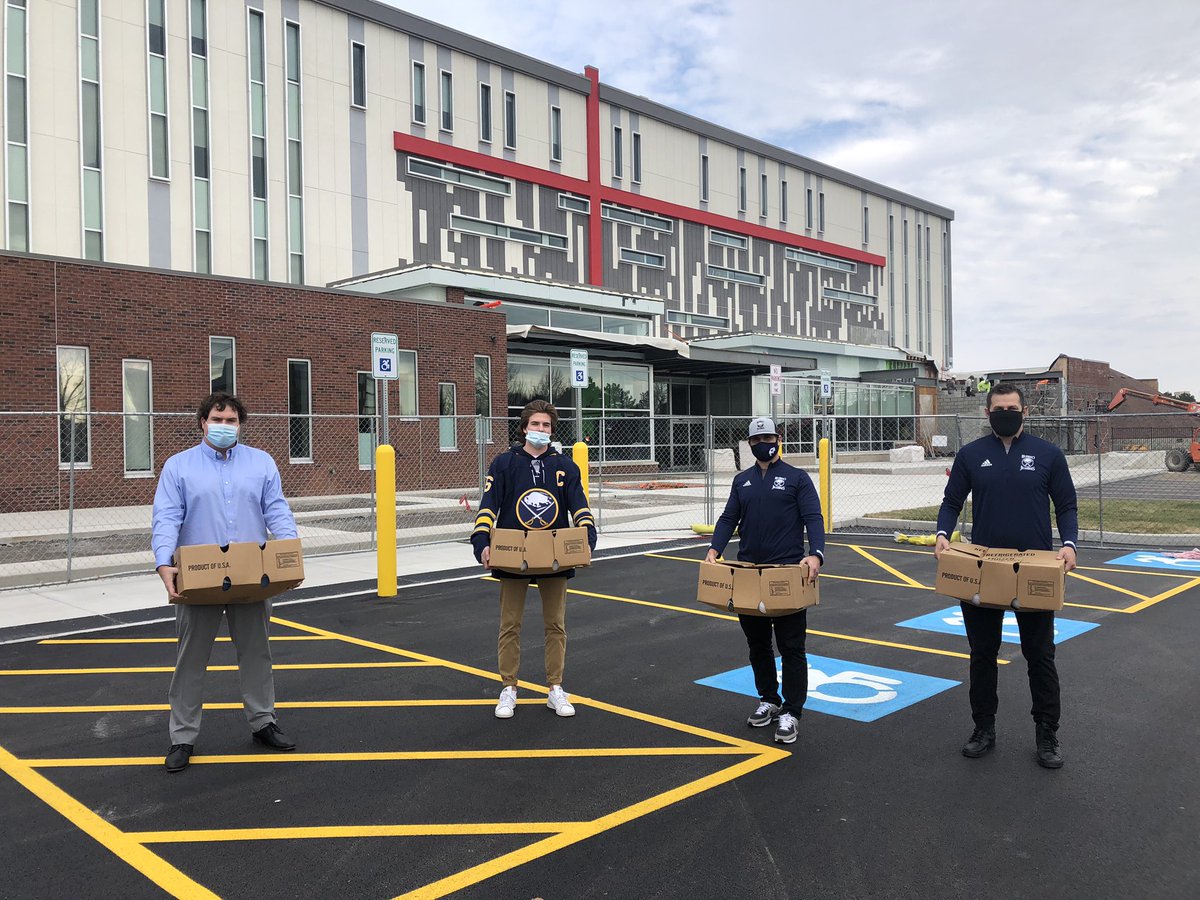 The Buffalo Jr. Sabres, in coordination with <a href="/patrick_kaleta/">Patrick Kaleta</a> &amp; the HITS Foundation, have donated 20 turkeys to <a href="/feedmorewny/">FeedMore WNY</a> &amp; <a href="/CityMission/">Buffalo City Mission</a>.

Kaleta, <a href="/Giostyle21/">Brian Gionta</a>, Sean Wallace &amp; 18U captain <a href="/NolanGorecki/">Nolan Gorecki</a> dropped off the goods.

Proud to do our part to support the WNY community!