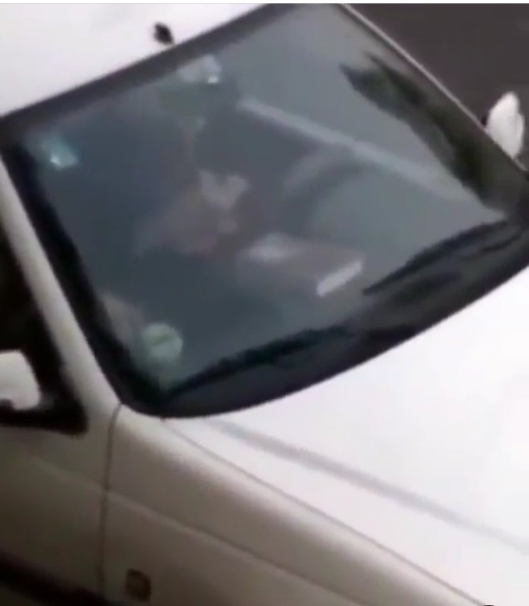 mobham04's tweet image. بابا خییییلی ذهنتون خرابه داره تنفس مصنوعی میده در راه خدا!