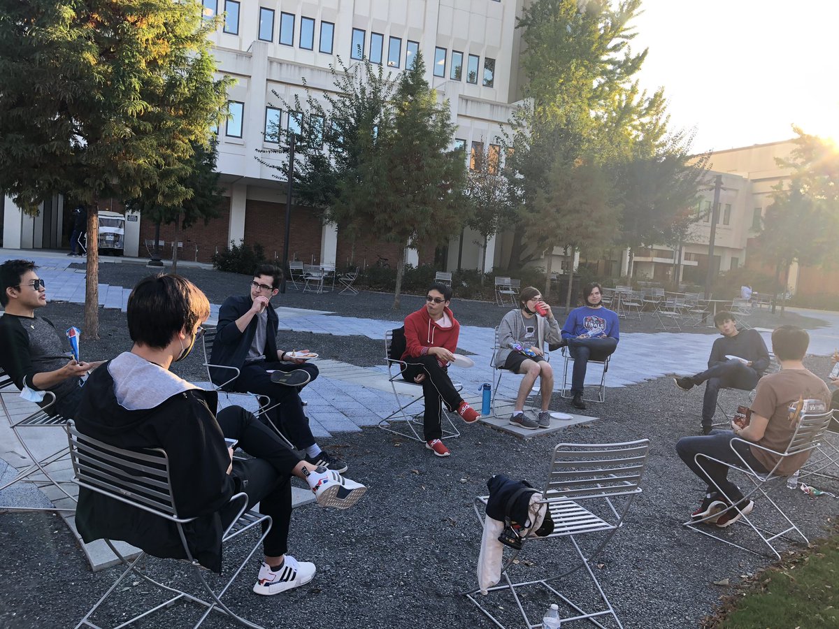 SPSgatech's tweet image. Need to keep the attention of physics majors for a few hours? Buy them children’s party favors from Walmart! Anyways - Happy end of the semester Boys we did it we did physics!!