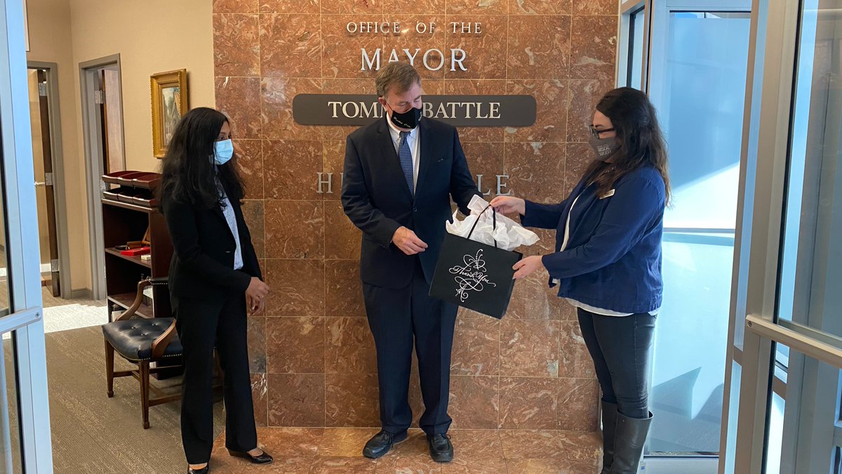 The <a href="/MCMSociety/">Madison County Medical Society</a> presented Mayor Battle with the John Higginbotham Award for Outstanding Contribution to the Community for his leadership in managing the COVID-19 pandemic. Presenting the award today was Robyn Comer  and Dr. Amit Arora.

Stay up-to-date ➡️ HuntsvilleAL.gov/COVID19.