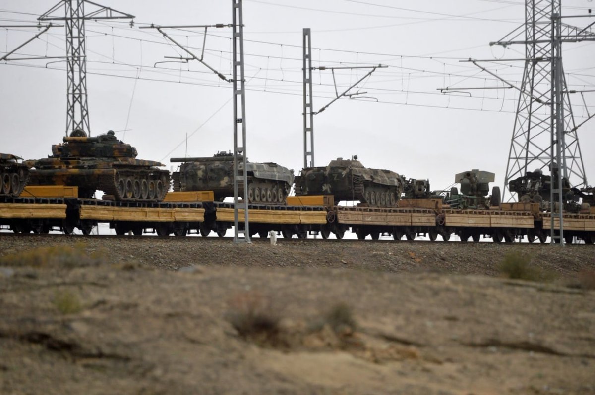 9. More and better resolution pics are now available of the same train. They show an additional T-72 and possibly the barrel of another at this end of pic 1, plus an additional D-20 and D-30 towed howitzer in pic 3 (these probably also from the 05/11 film)  https://t.me/military_az/1684