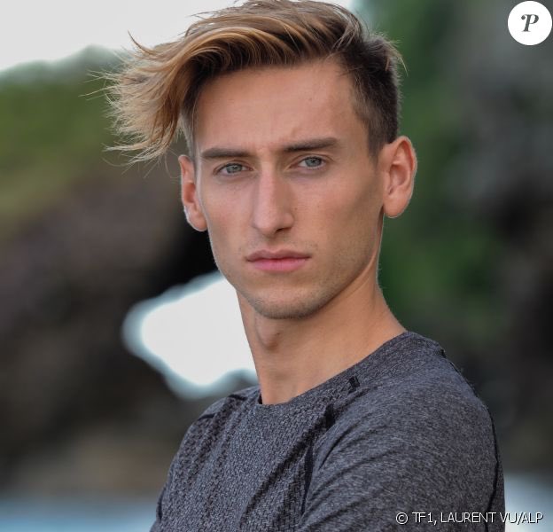 alex_crrx's tweet photo. Brice il va monter sur la balance il va faire 3kg #KohLanta https://t.co/Ga0y23bxv7