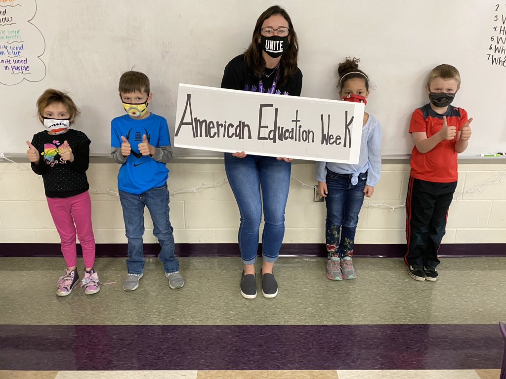 Wildwood_Tweets's tweet photo. These students and teachers sharing what they are learning! 📖📚#AmericanEducation #WildwoodWins #MiddieRising https://t.co/F9sG67hiaG