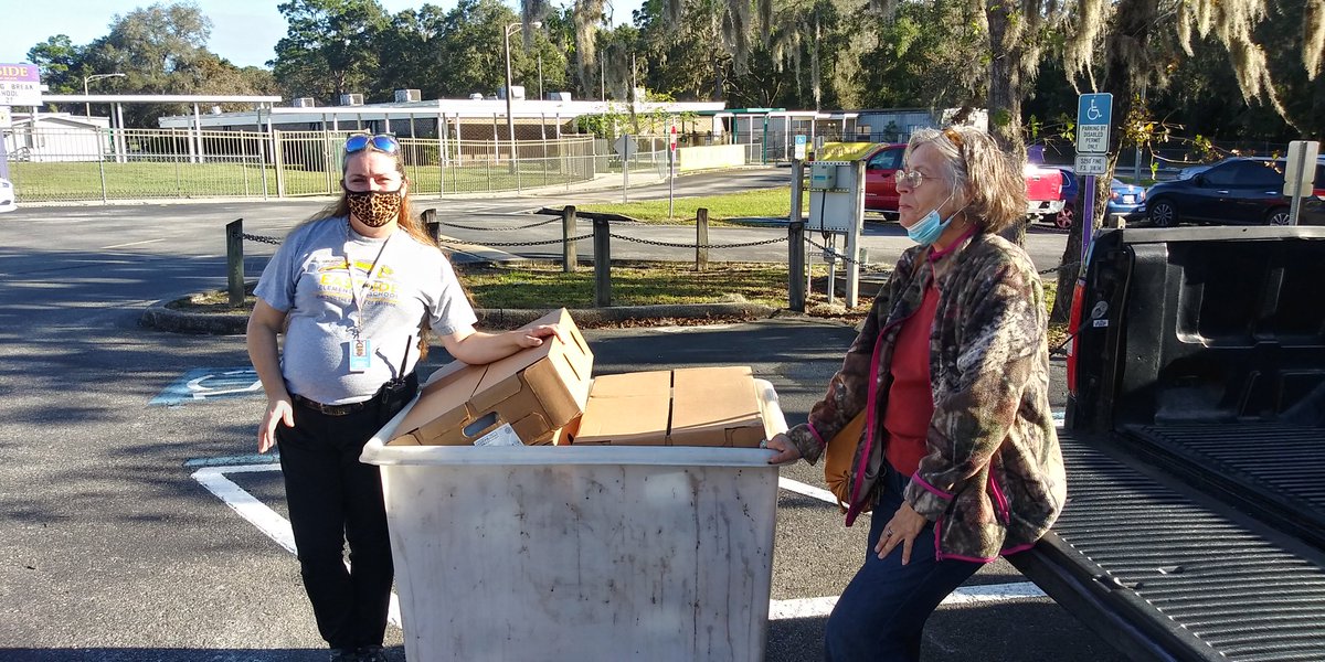 TraceyDrakeESE's tweet photo. Thank you Ridge Manor United Methodist Church for the turkeys!!!! https://t.co/JZaFlEostT