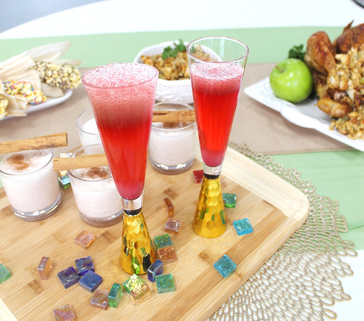 BadiaSpices's tweet photo. Cheers to the Holiday Season! Made with Badia Cranberry Granules, this Sparkling Cranberry cocktail is perfect for a festive brunch or a holiday dinner. RECIPE: https://t.co/QULIYXCXzx #IHeartBadia #SoulOfCooking #ThanksgivingRecipes #CocktailRecipes https://t.co/ZFhspVuN9m