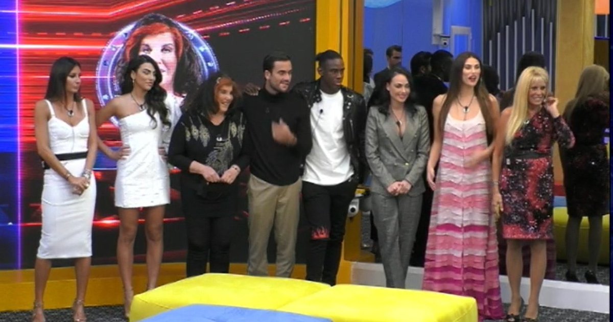 jdbmyeverythjng's tweet photo. CON ORGOGLIO DALLA PARTE GIUSTA (anche se mi dispiace per MTR e Giulia) #GFVIP https://t.co/qGMnjqufNh