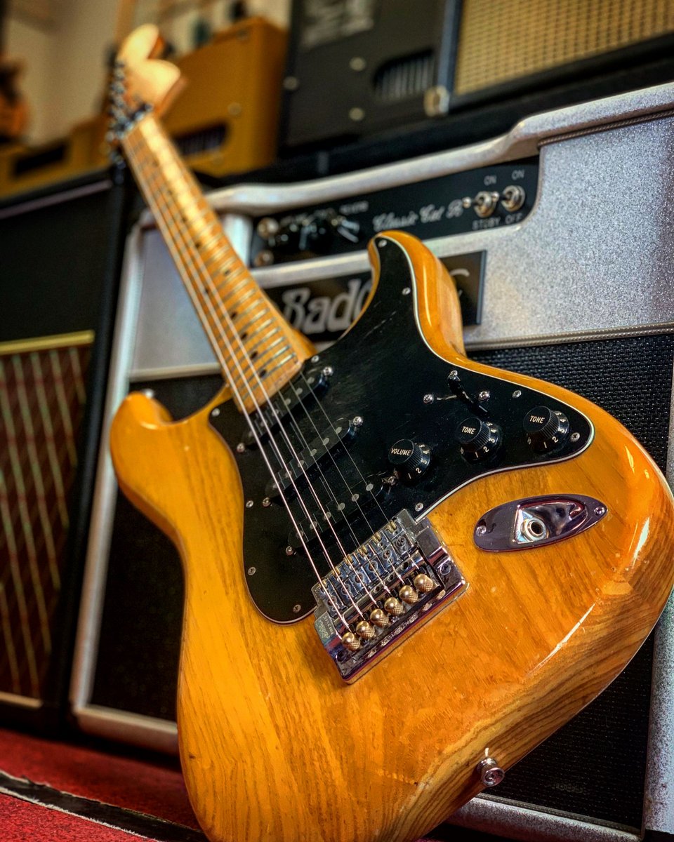Fender Stratocaster (1977)
