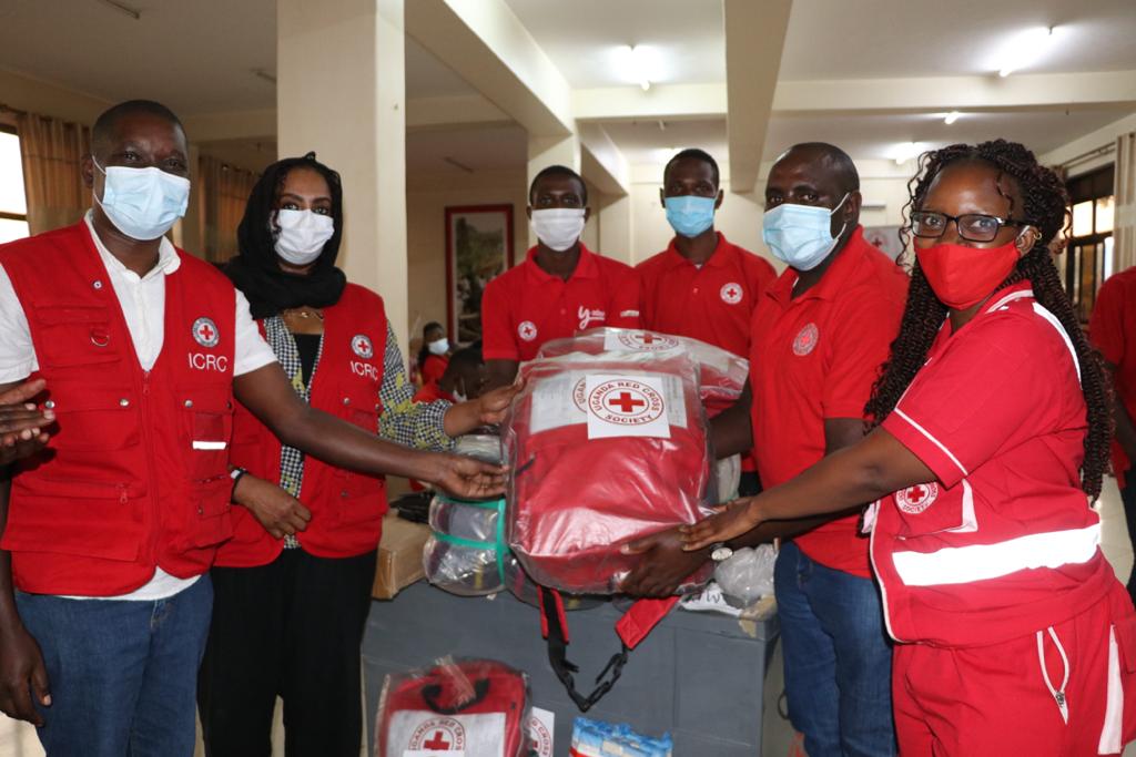 UgandaRedCross's tweet photo. With support from @ICRCUganda today a team of 40 National Society RCATs (Response Action Team) was trained and deployed to support Kampala emergency response operations. #EPR #SaferAccess #IHL #Dissemination #IFRCPrinciples #Elections2020 #Preparedness @Oklwanga @pokot17 https://t.co/LEa2ng7jb9