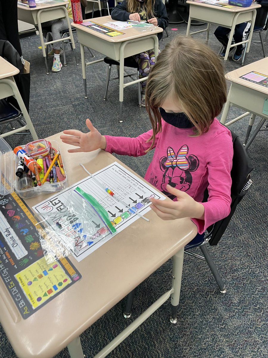 Today we made Thankful Bracelets to remind us of all the wonderful things we have to be thankful for.
