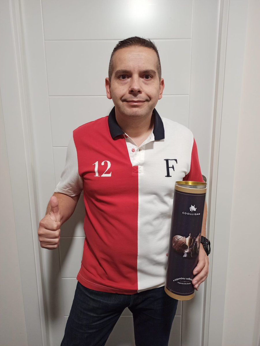 Mariajoreca67's tweet photo. Doblete de Messi, y el Rigui es del Feyenoord. Muchas gracias a @Coolligan por este magnífico polo y por patrocinar nuestra Liga @comunioES. ¡A seguir luchando por el liderato! https://t.co/MkkKE2VodU
