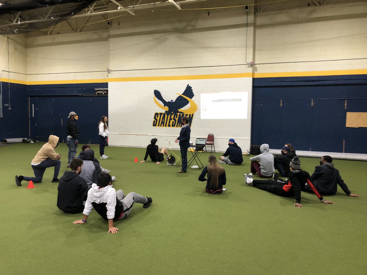 OESPhysEd's tweet photo. How lucky is @WilliamPennU to have alumni, Bev Brown from @IHTSpirit sharing her knowledge with us today! If Bev speaks, you best listen! #heartrate #understandthewhy #buildabetterbody https://t.co/2gDg4ZLU3b