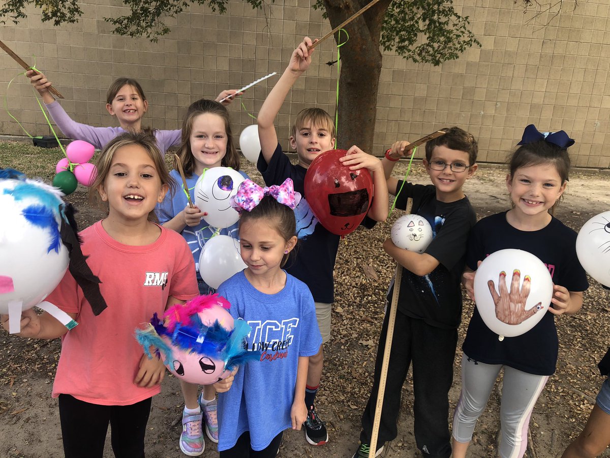 Stakes Smarties had a great time designing and creating balloon floats after reading “Ballons Over Broadway” this week!  We had our very own parade too! <a href="/HumbleISD_WCE/">Willow Creek Elem</a>