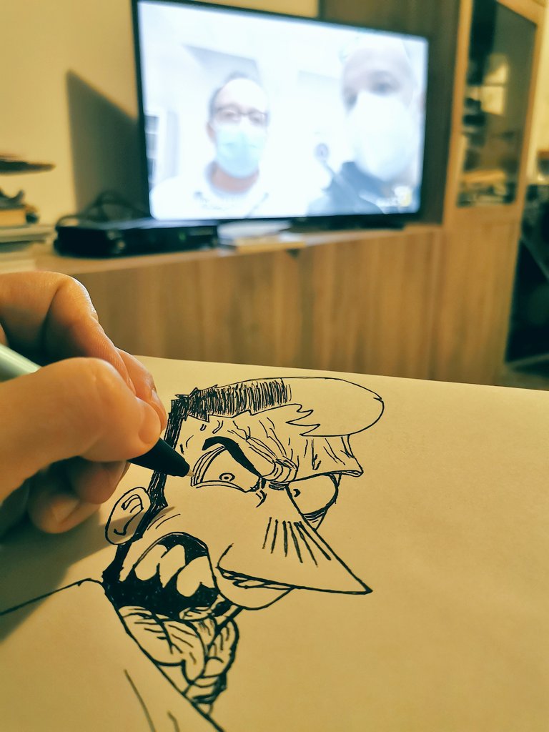 GLBianchini22's tweet photo. Grazie all'intellettuale #zerocalcare ho iniziato a fare i #disegnetti a 35 anni! A saperlo prima... #propagandalive #vardipuntata #la7 @makkox @welikeduel @zdizoro @zerocalcare @espressonline https://t.co/OABd5mgYFS