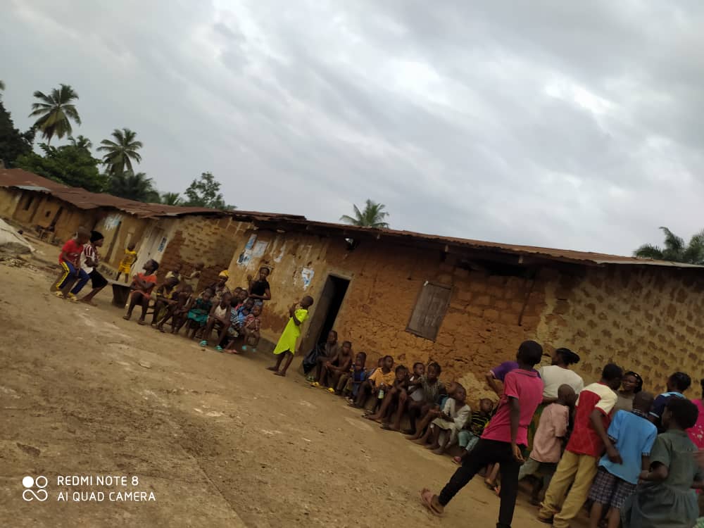 ruralsupportng's tweet photo. We imagine a world where their safety, good health and education are top-priority, and uncompromised even in the wake of economic instability.
#WorldChildrensDay2020
#RuralToTheWorld
#R2TW
#FeedAChild
#ZeroHunger https://t.co/gW8quUmXBP