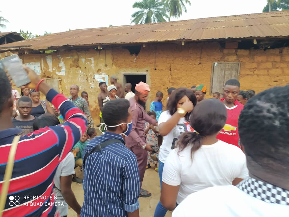 ruralsupportng's tweet photo. We imagine a world where their safety, good health and education are top-priority, and uncompromised even in the wake of economic instability.
#WorldChildrensDay2020
#RuralToTheWorld
#R2TW
#FeedAChild
#ZeroHunger https://t.co/gW8quUmXBP