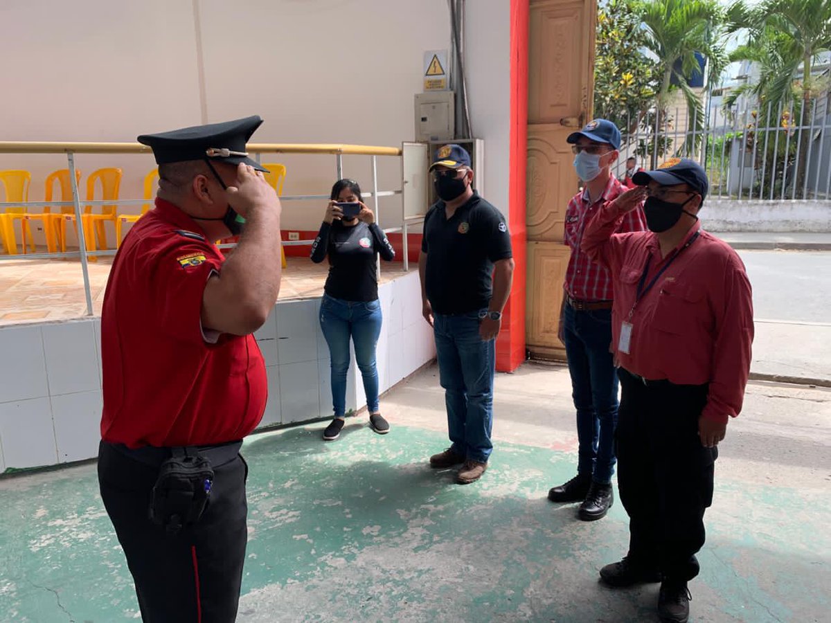 Riesgos_Ec's tweet photo. #Esmeraldas | Subsecretario de Preparación y Respuesta, @diegorvallejoa, lidera el Curso Técnico en Incendios forestales (BRIF), avalado por @Riesgos_Ec y @BomberosSD, con instructores de los Cuerpos de Bomberos de Cotacachi y Otavalo. #EcuadorPrevenido #ElFuegoNoEsJuego https://t.co/VkcmHTx3LW