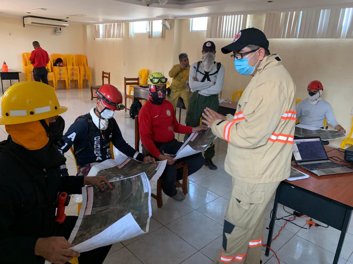 Riesgos_Ec's tweet photo. #Esmeraldas | Subsecretario de Preparación y Respuesta, @diegorvallejoa, lidera el Curso Técnico en Incendios forestales (BRIF), avalado por @Riesgos_Ec y @BomberosSD, con instructores de los Cuerpos de Bomberos de Cotacachi y Otavalo. #EcuadorPrevenido #ElFuegoNoEsJuego https://t.co/VkcmHTx3LW