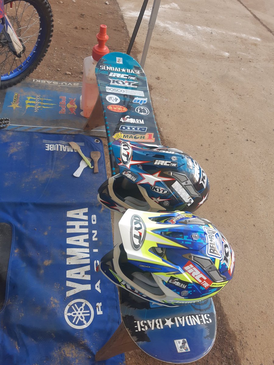 ryuhworld's tweet photo. おはようございます🥰DAY1会場に入って準備してます(*^^*)
#iRC
#KYT
#鳥栖マッハ1
#4ArmStrong
#GoHardMoto
#APconception
#belray
#RideRun
#SLiCK
#鈴木オート
#前田制作
#bulletproofdesigns
#enduro
#オフロード
#高見道
#SendaiBase
#武申 https://t.co/xCkjDVr5KP